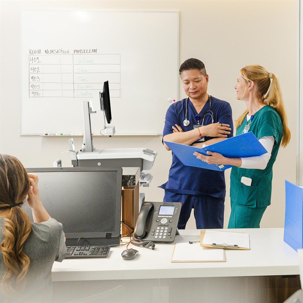 Ergotron Mosaic™ LCD Cart, Full-Featured Medical Cart