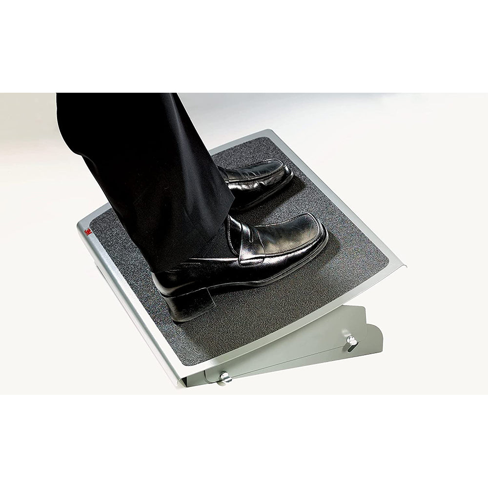 3M FR530 Adjustable Footrest - In Use